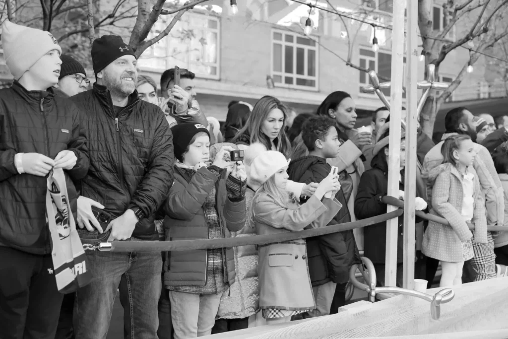 ThanksgivingParade.com at Marea Restaurant 11-24-22 (116 of 254) (1) bw