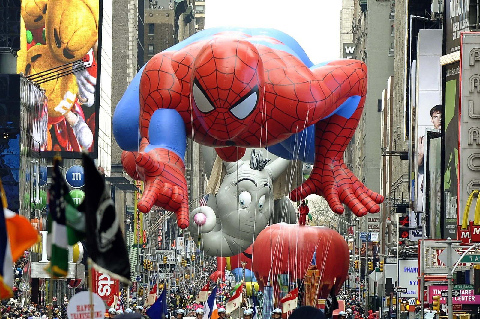 Incredible Facts About the Macy's Thanksgiving Day Parade